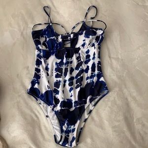 Cupshe blue & white tie dye bathing suit